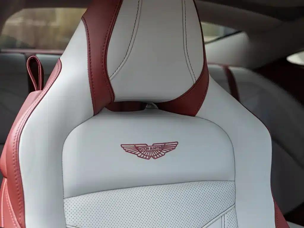 2019 Aston Martin DBS Superleggera V12 Coupe — миниатюра 18
