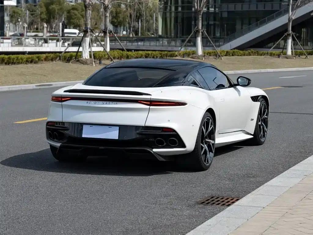 2019 Aston Martin DBS Superleggera V12 Coupe — миниатюра 4