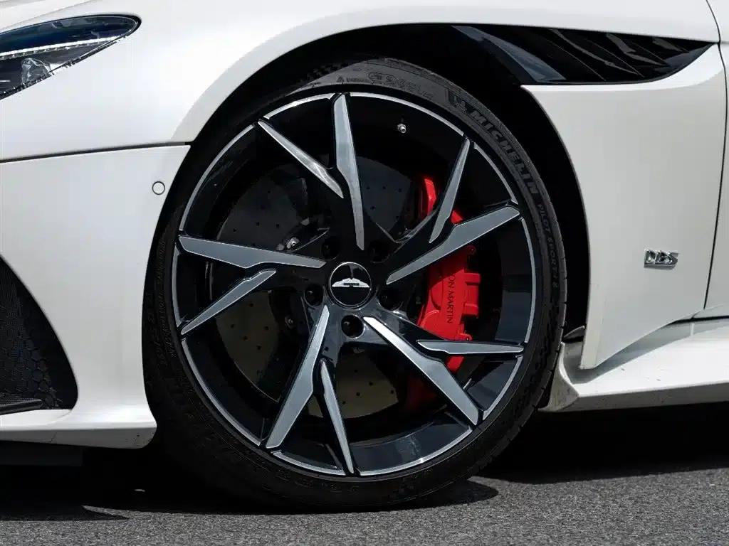 2019 Aston Martin DBS Superleggera V12 Coupe — миниатюра 8