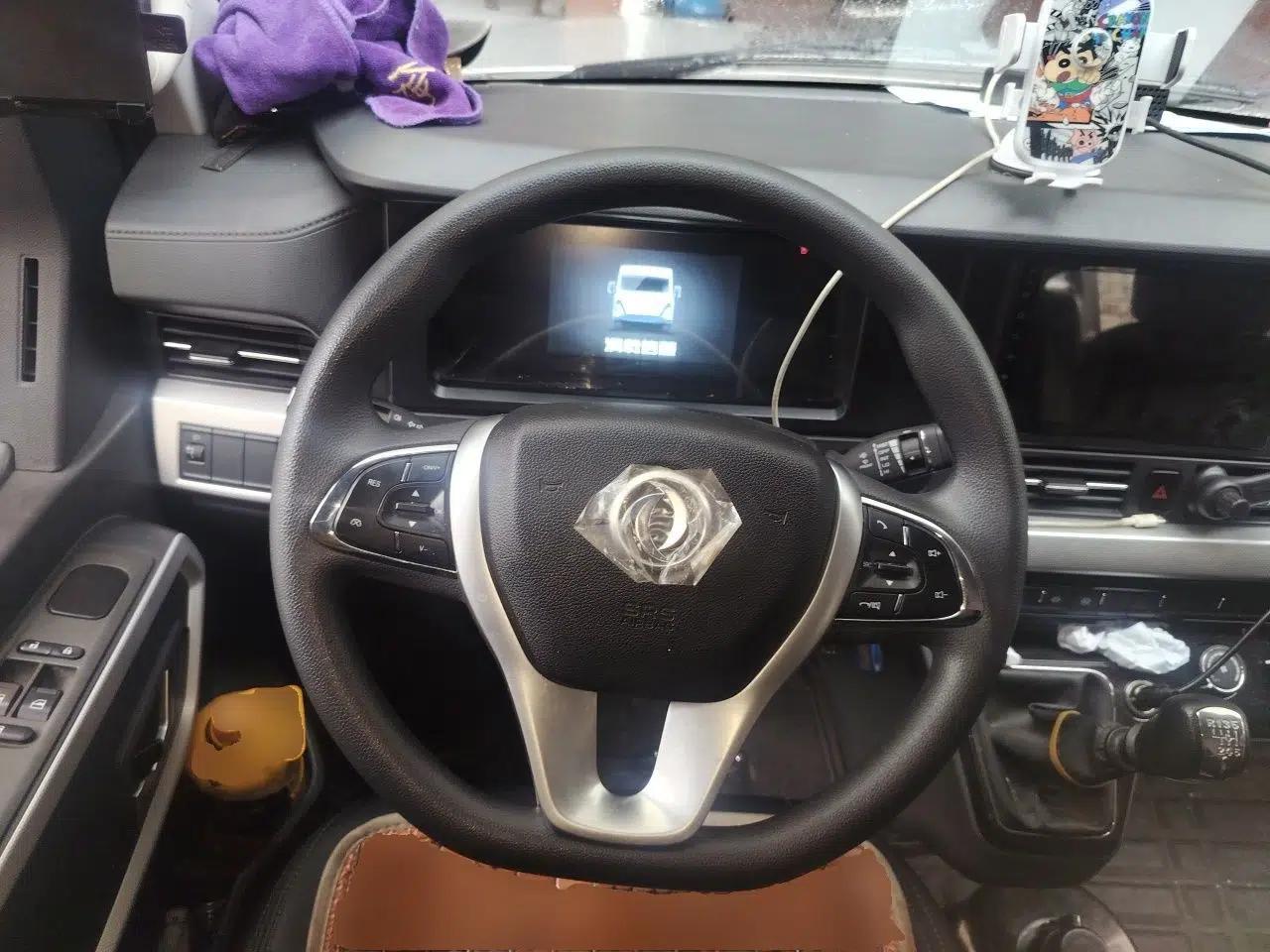 Dongfeng Yufeng 2023 V9+ 2.0T Manual Front-Wheel-Drive Multi-Function Short-Chassis Low-Roof 5/6-Seater — миниатюра 11