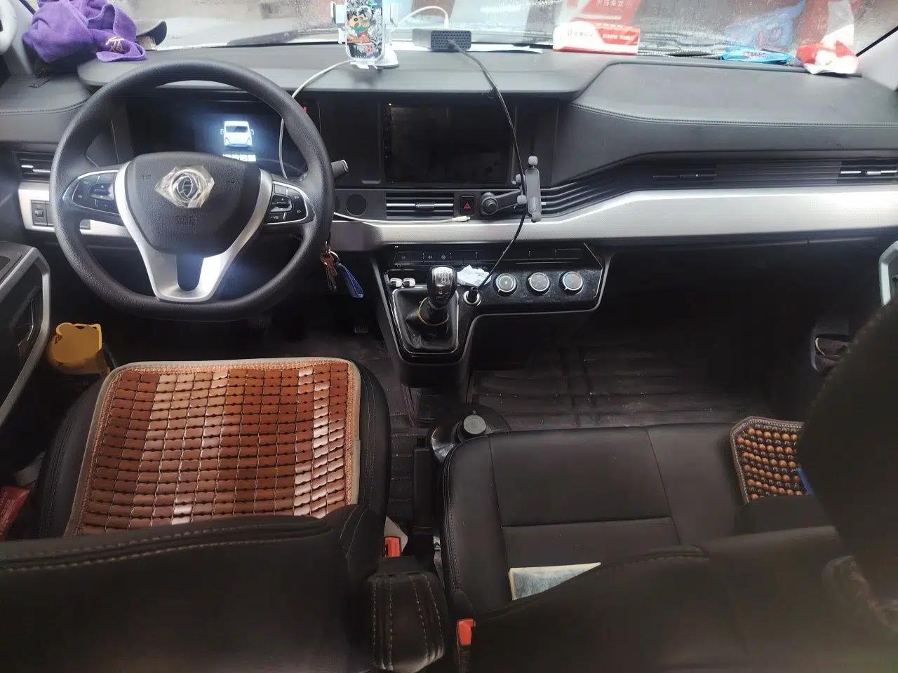 Dongfeng Yufeng 2023 V9+ 2.0T Manual Front-Wheel-Drive Multi-Function Short-Chassis Low-Roof 5/6-Seater — миниатюра 10