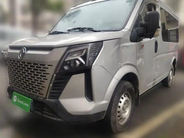 Dongfeng Yufeng 2023 V9+ 2.0T Manual Front-Wheel-Drive Multi-Function Short-Chassis Low-Roof 5/6-Seater