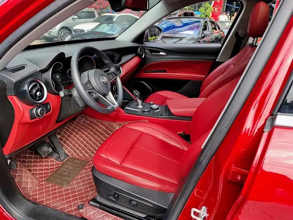 2017 Stelvio 2.0T 200HP Luxury Edition — миниатюра 7