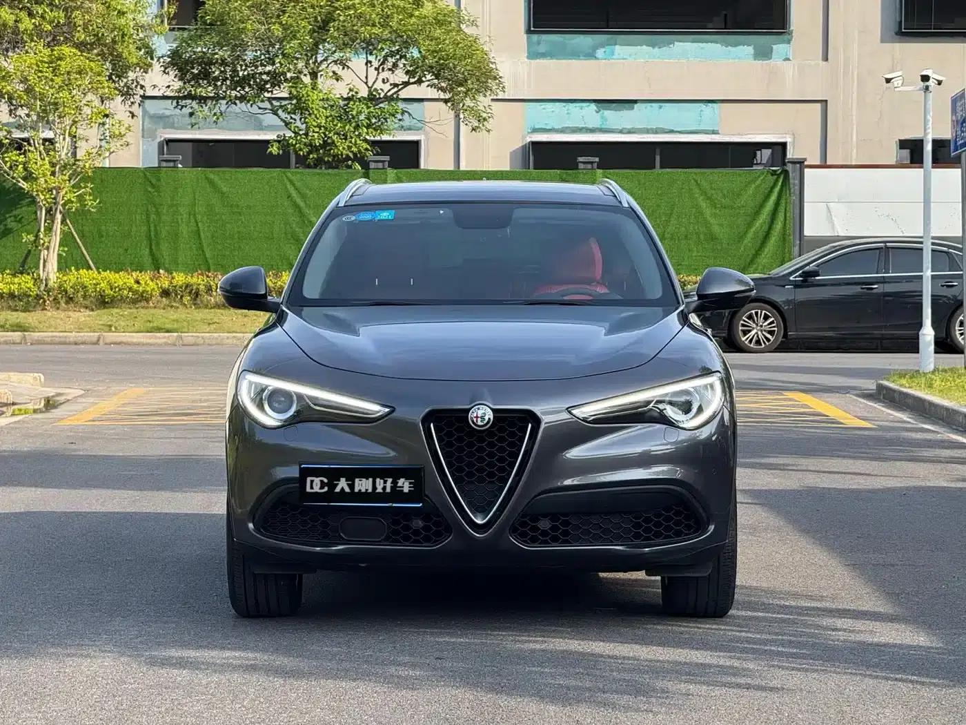 2017 Stelvio 2.0T 200HP Luxury Edition — миниатюра 2