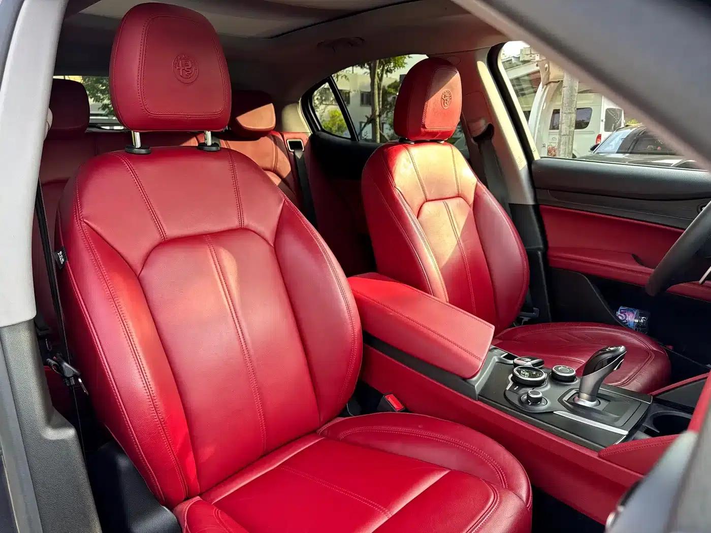 2017 Stelvio 2.0T 200HP Luxury Edition — миниатюра 21