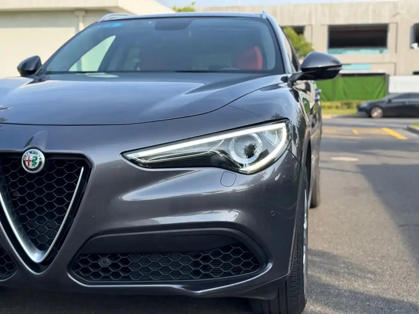 2017 Stelvio 2.0T 200HP Luxury Edition — миниатюра 7