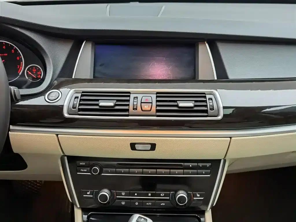 2011 BMW 5 Series GT 535i Elegant Edition — миниатюра 12
