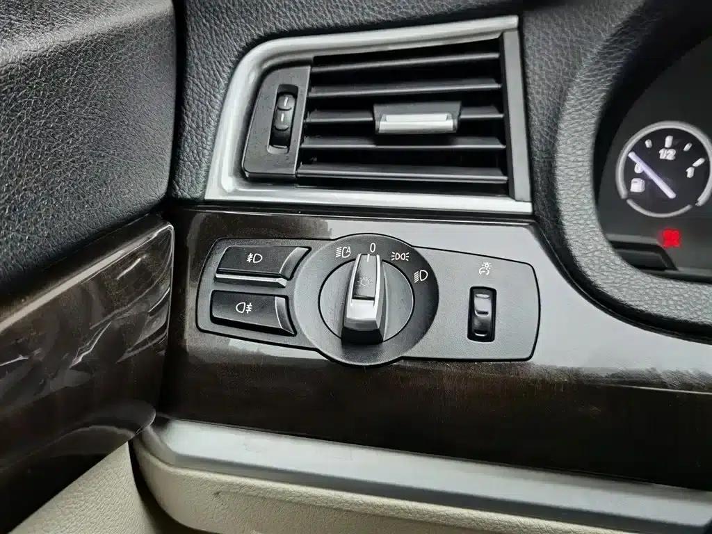 2011 BMW 5 Series GT 535i Elegant Edition — миниатюра 21