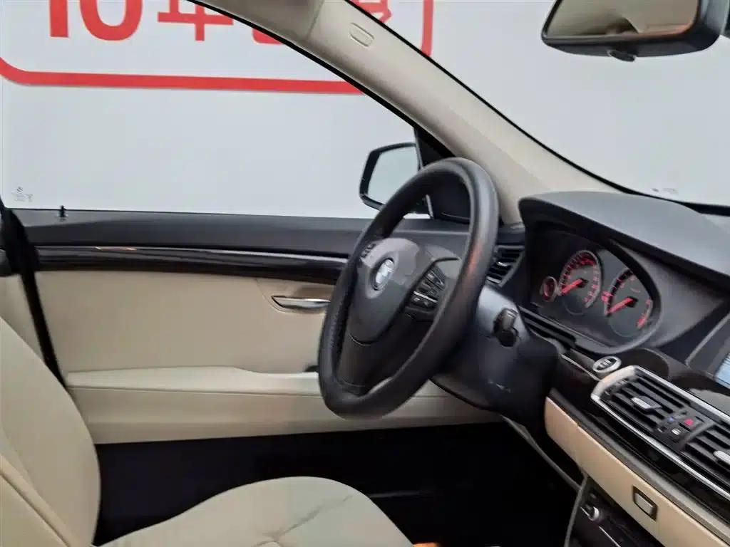 2011 BMW 5 Series GT 535i Elegant Edition — миниатюра 22