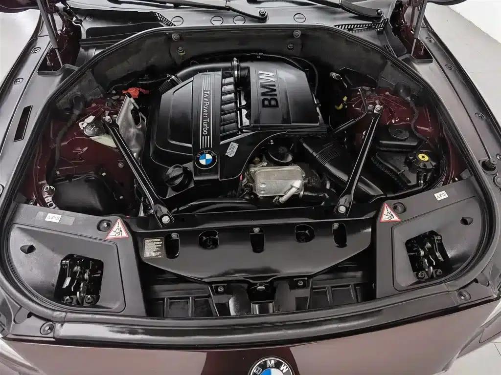 2011 BMW 5 Series GT 535i Elegant Edition — миниатюра 6