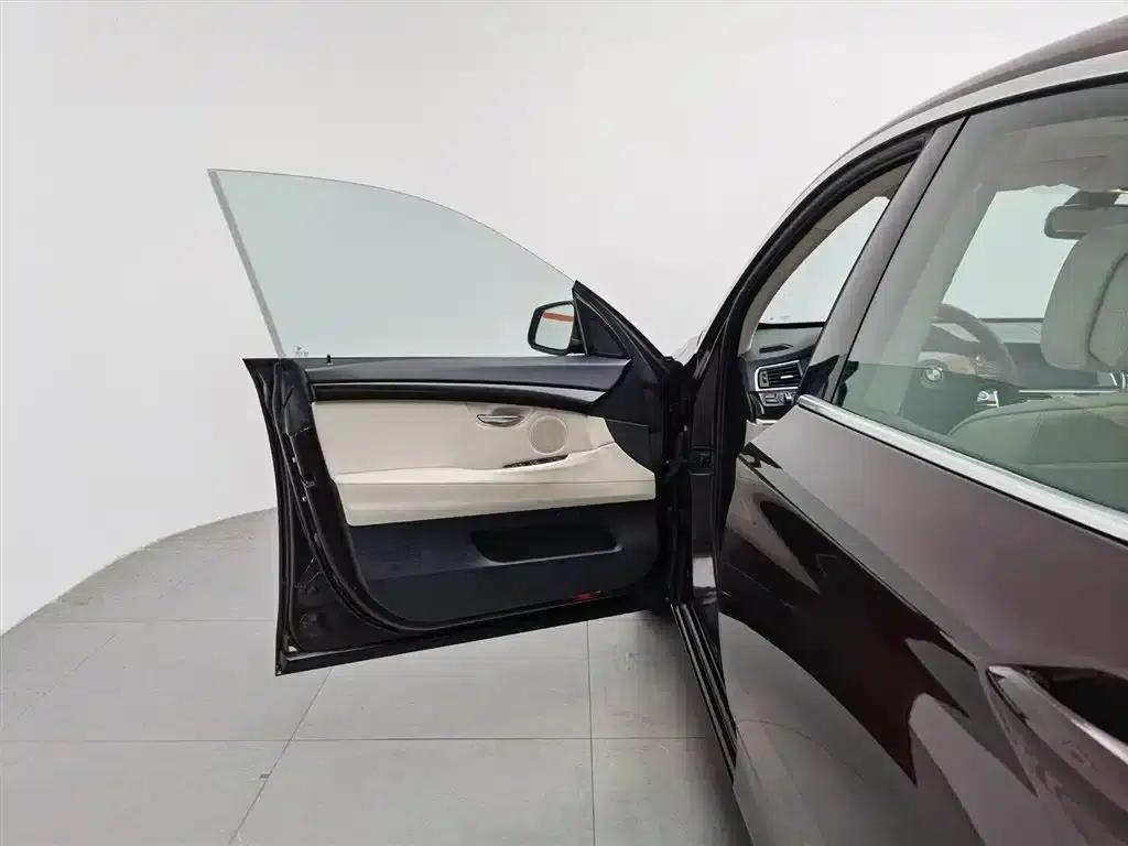 2011 BMW 5 Series GT 535i Elegant Edition — миниатюра 8