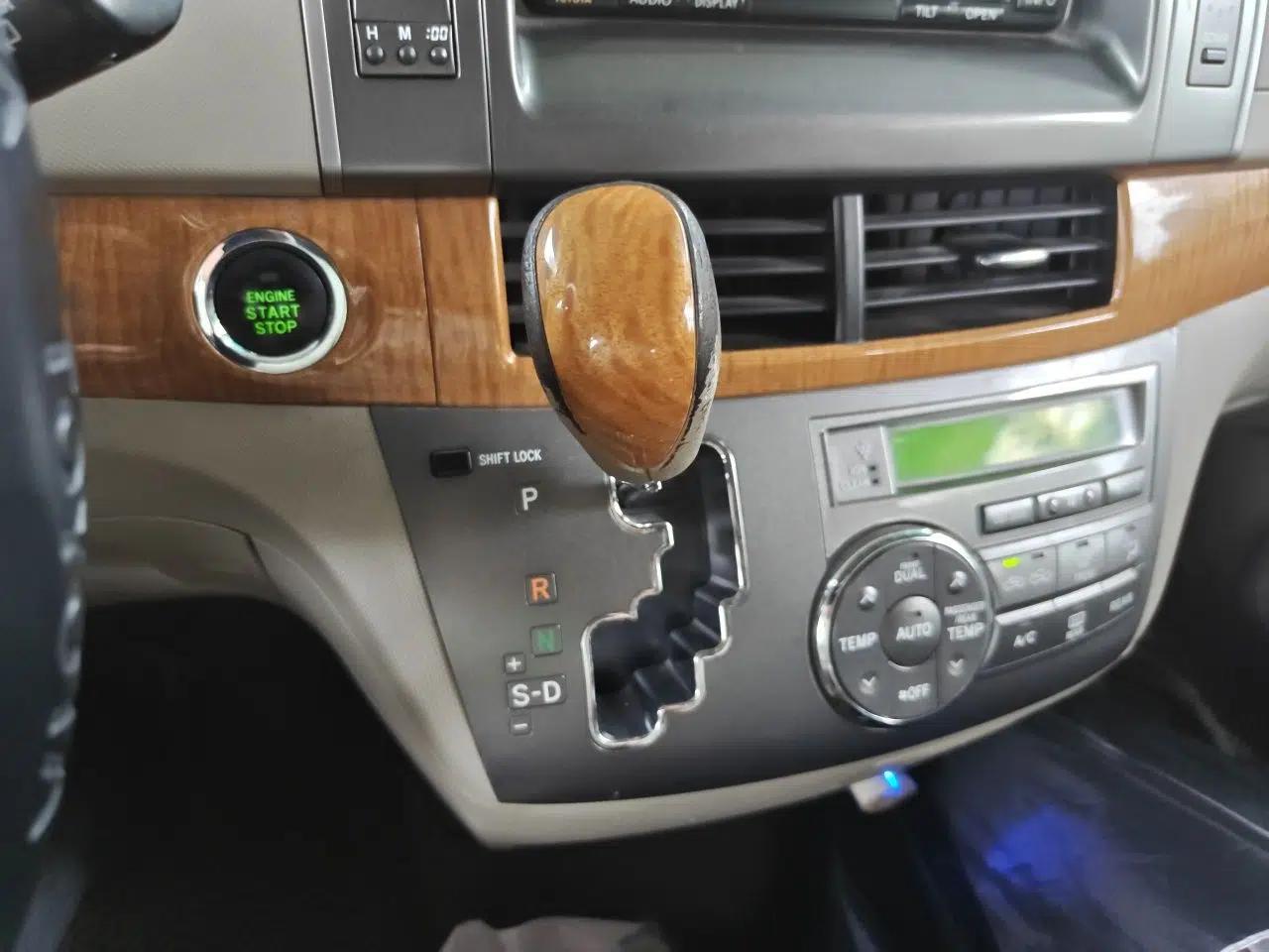 Toyota Previa 2012 2.4L 7-Seater Standard Edition — миниатюра 15
