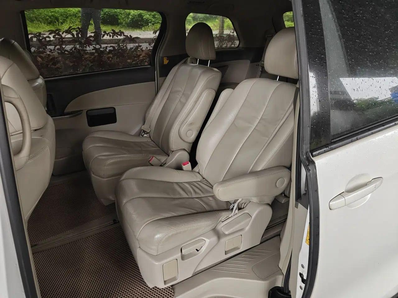 Toyota Previa 2012 2.4L 7-Seater Standard Edition — миниатюра 18
