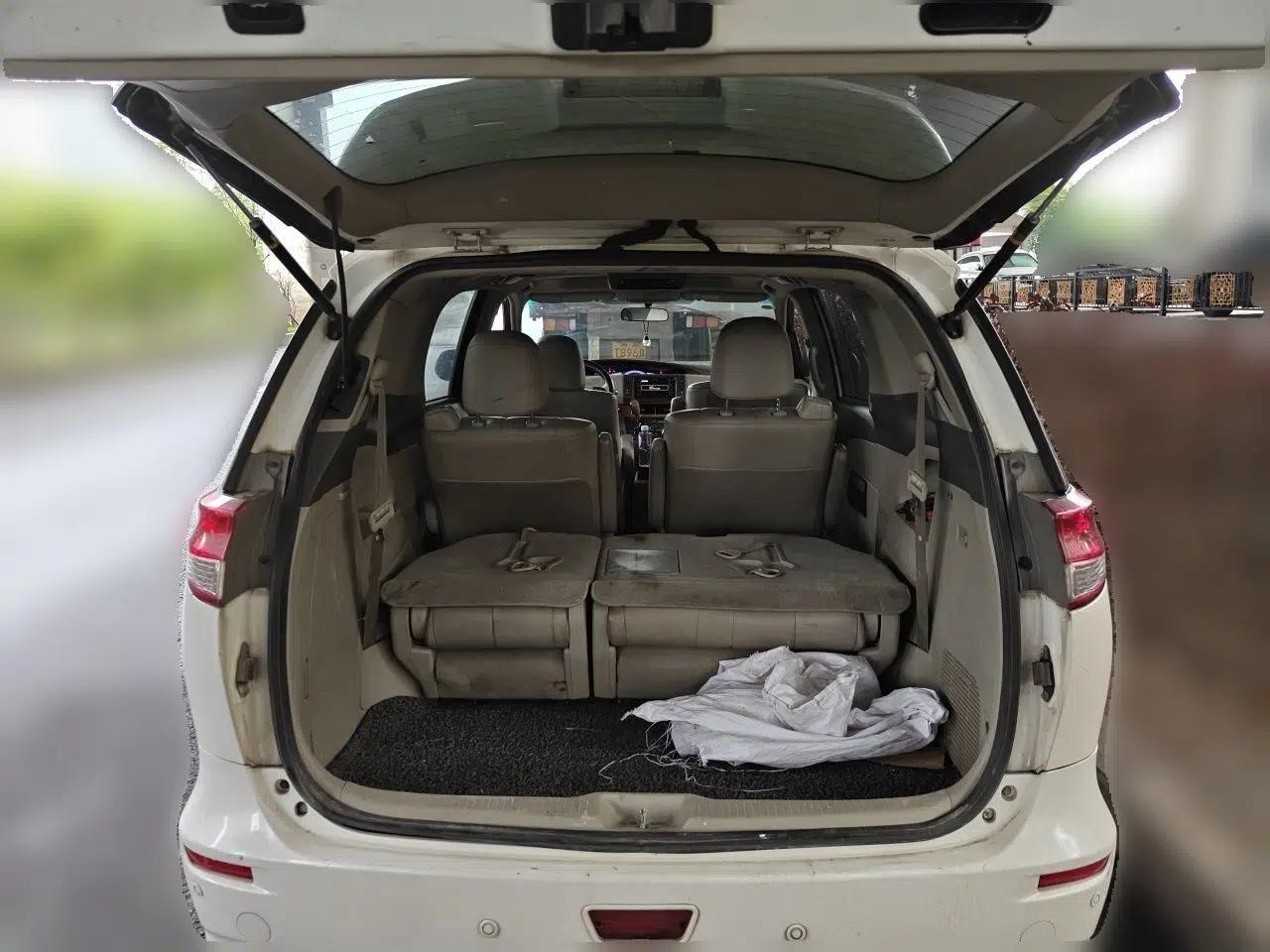 Toyota Previa 2012 2.4L 7-Seater Standard Edition — миниатюра 20