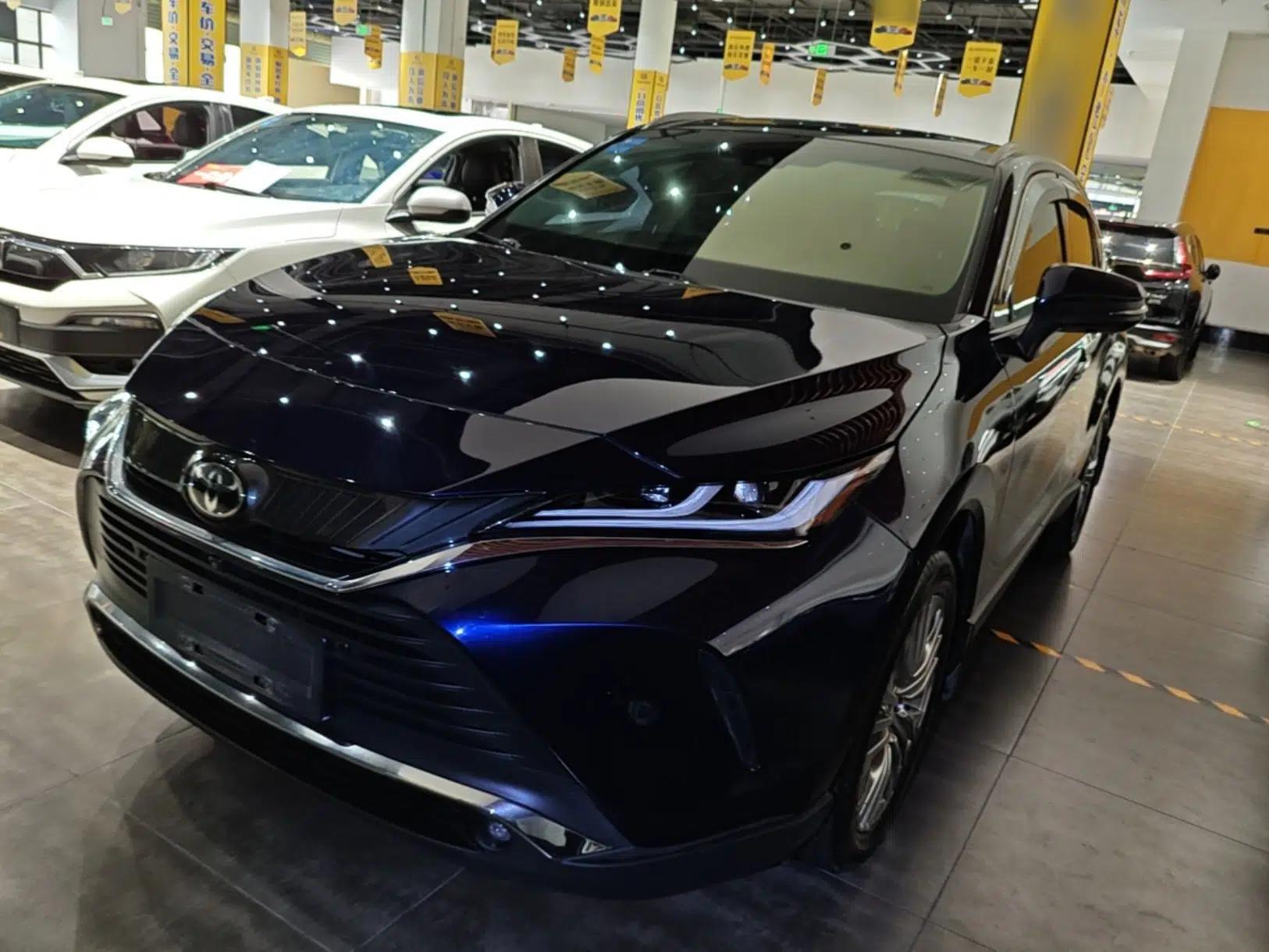 Toyota Harrier 2022 2.0L CVT Two-Wheel Drive Deluxe Edition — миниатюра 1