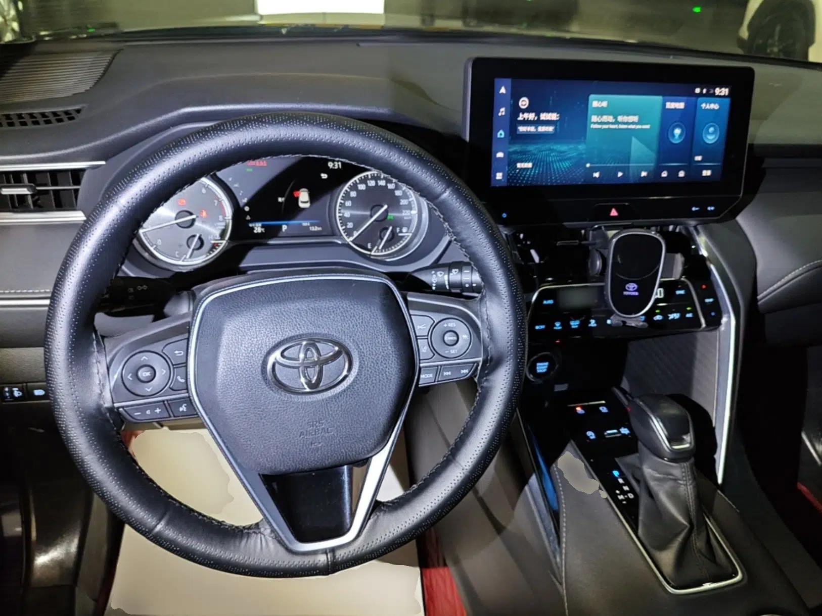 Toyota Harrier 2022 2.0L CVT Two-Wheel Drive Deluxe Edition — миниатюра 13