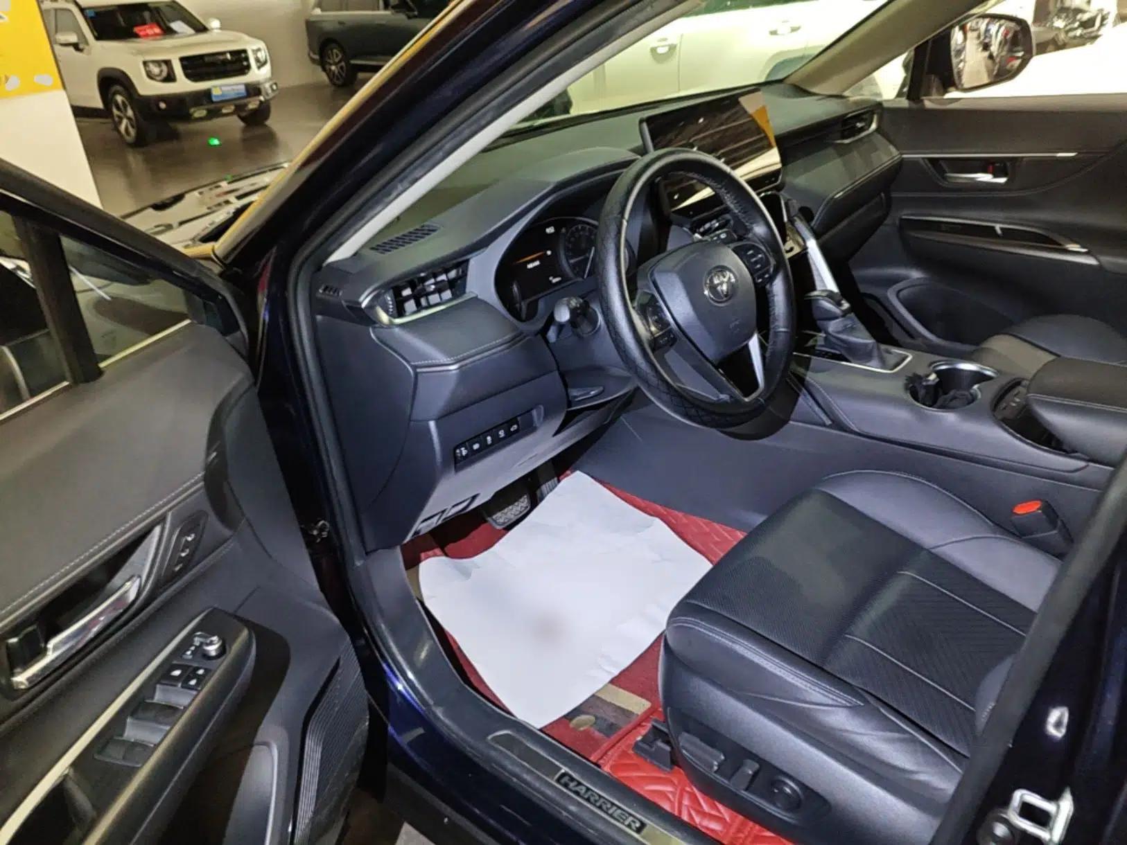 Toyota Harrier 2022 2.0L CVT Two-Wheel Drive Deluxe Edition — миниатюра 19