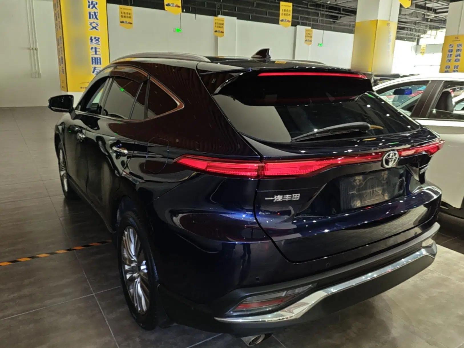 Toyota Harrier 2022 2.0L CVT Two-Wheel Drive Deluxe Edition — миниатюра 4