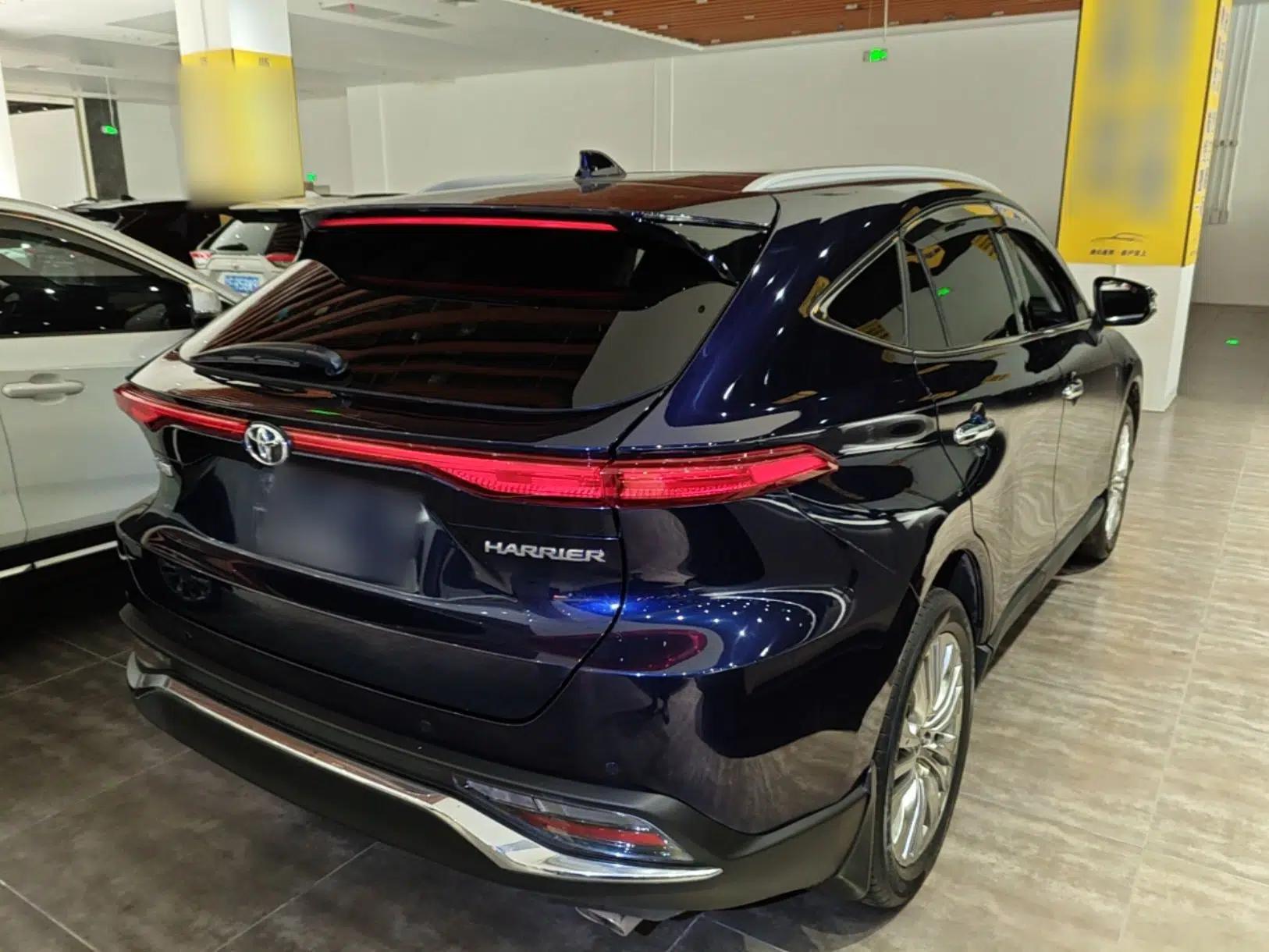 Toyota Harrier 2022 2.0L CVT Two-Wheel Drive Deluxe Edition — миниатюра 6