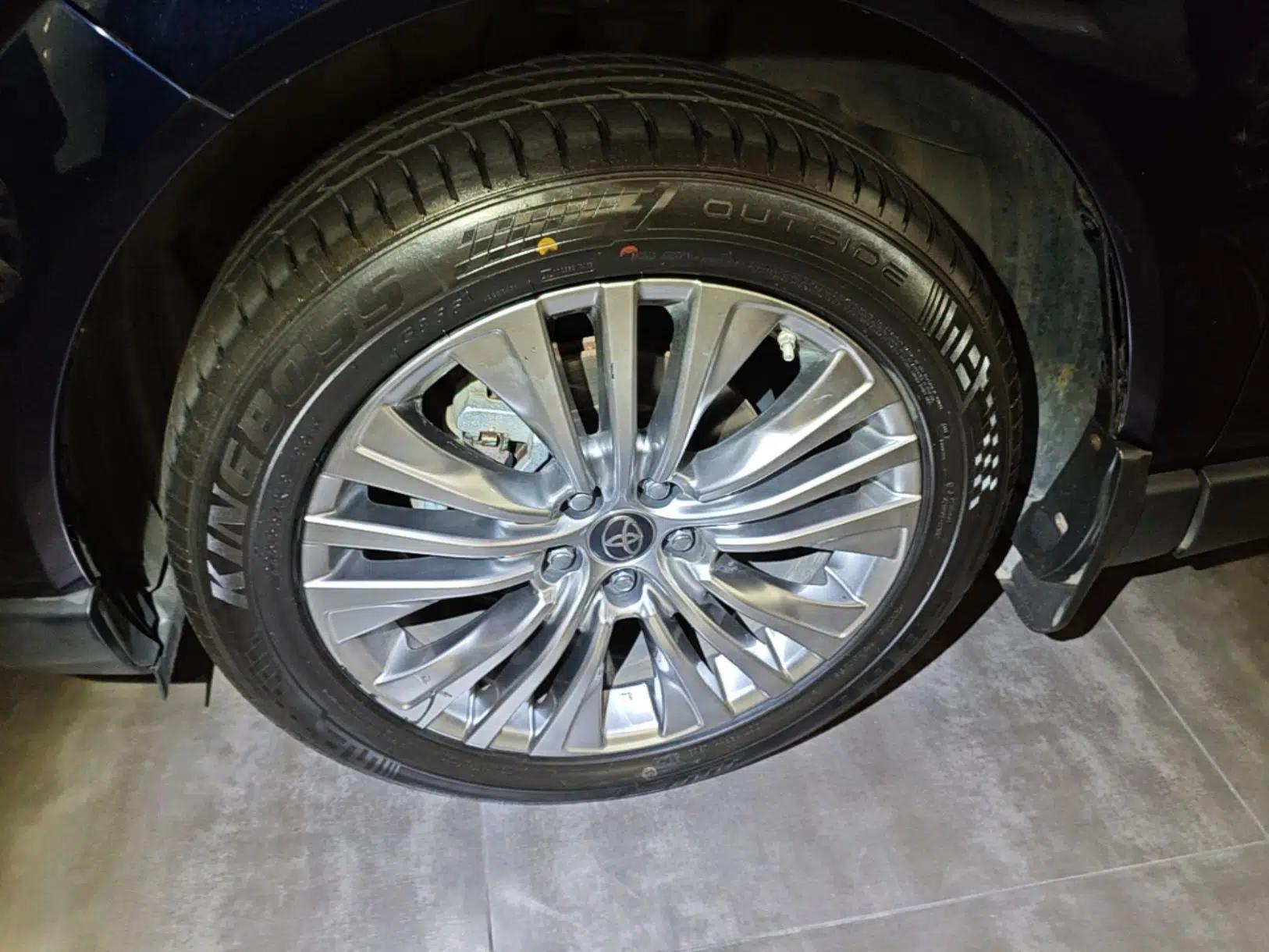 Toyota Harrier 2022 2.0L CVT Two-Wheel Drive Deluxe Edition — миниатюра 8