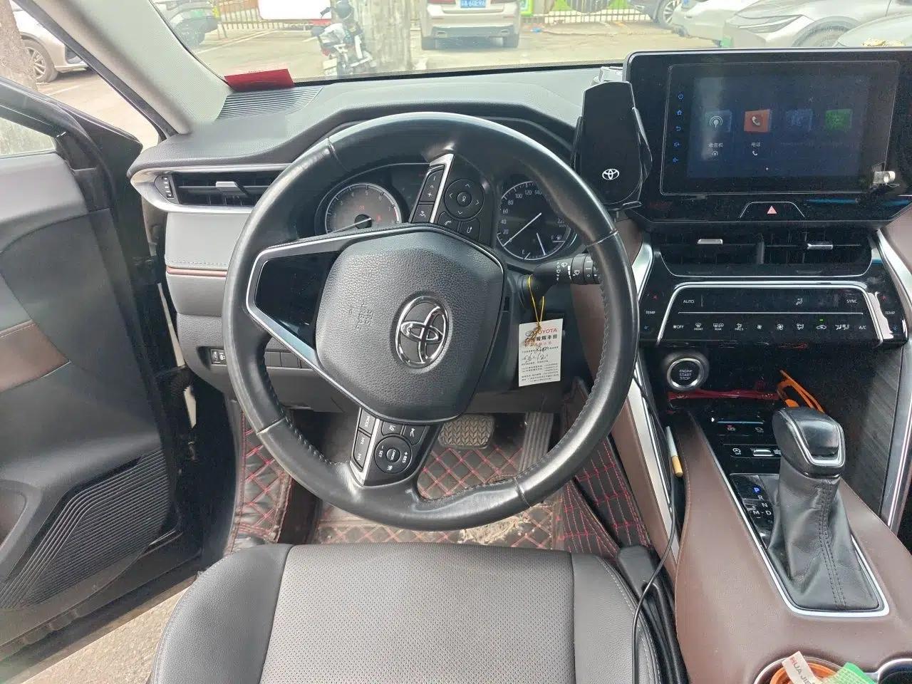 Toyota Harrier 2022 2.0L CVT Two-Wheel Drive Luxury Edition — миниатюра 11