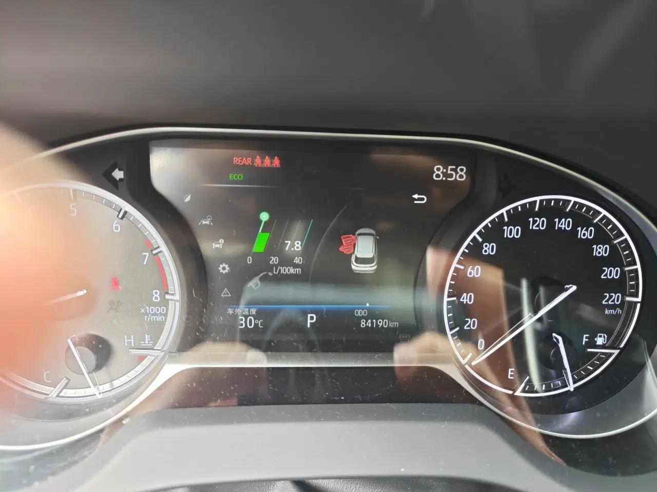 Toyota Harrier 2022 2.0L CVT Two-Wheel Drive Luxury Edition — миниатюра 12