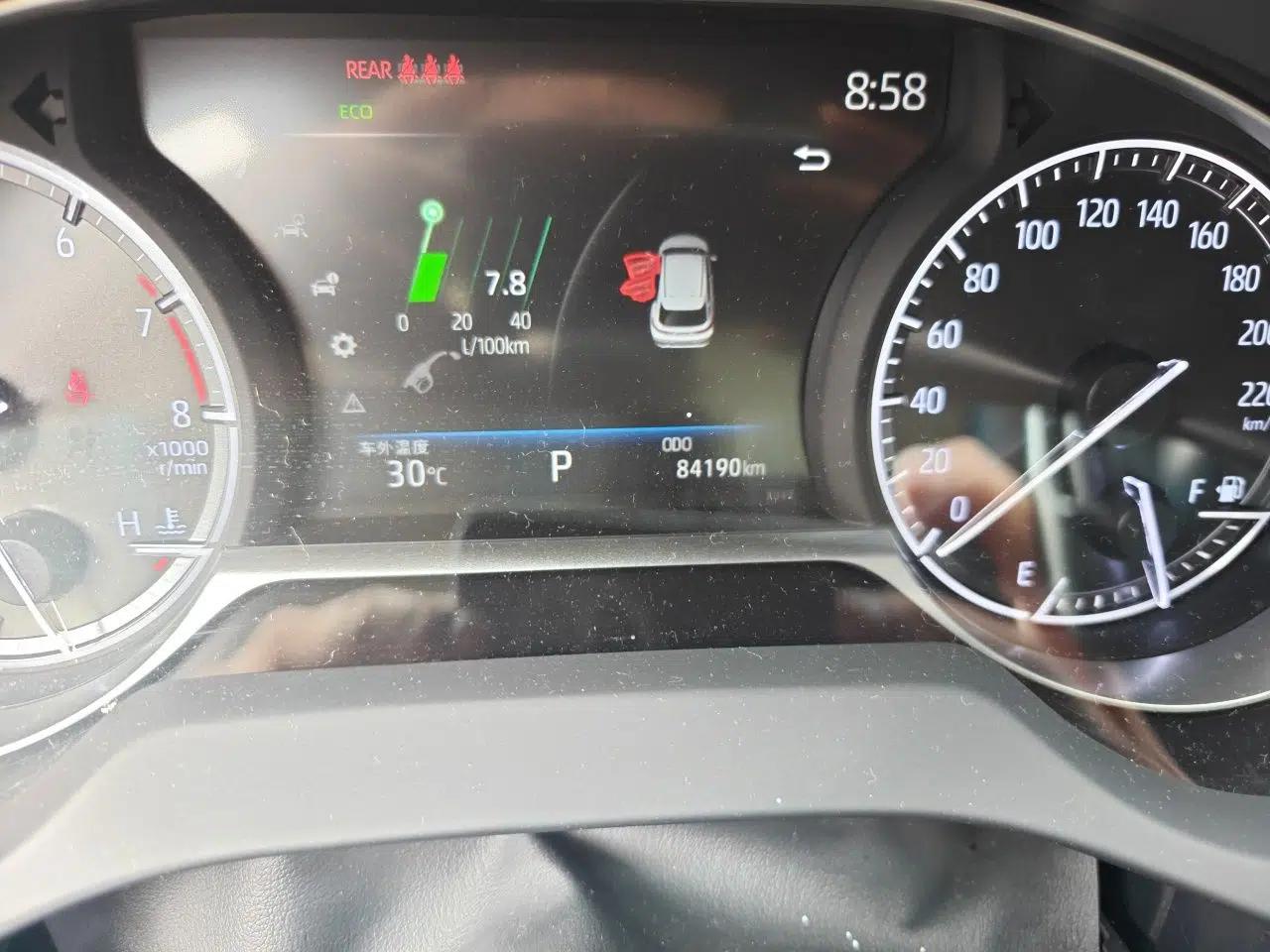 Toyota Harrier 2022 2.0L CVT Two-Wheel Drive Luxury Edition — миниатюра 13