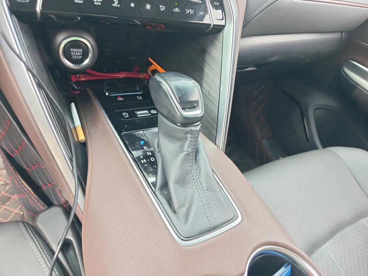 Toyota Harrier 2022 2.0L CVT Two-Wheel Drive Luxury Edition — миниатюра 15