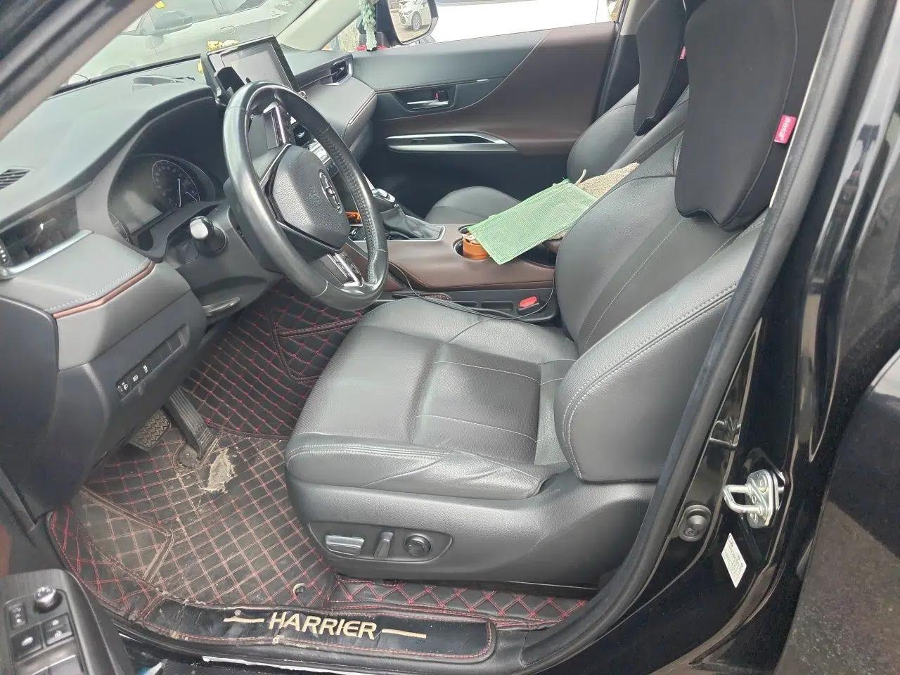 Toyota Harrier 2022 2.0L CVT Two-Wheel Drive Luxury Edition — миниатюра 16