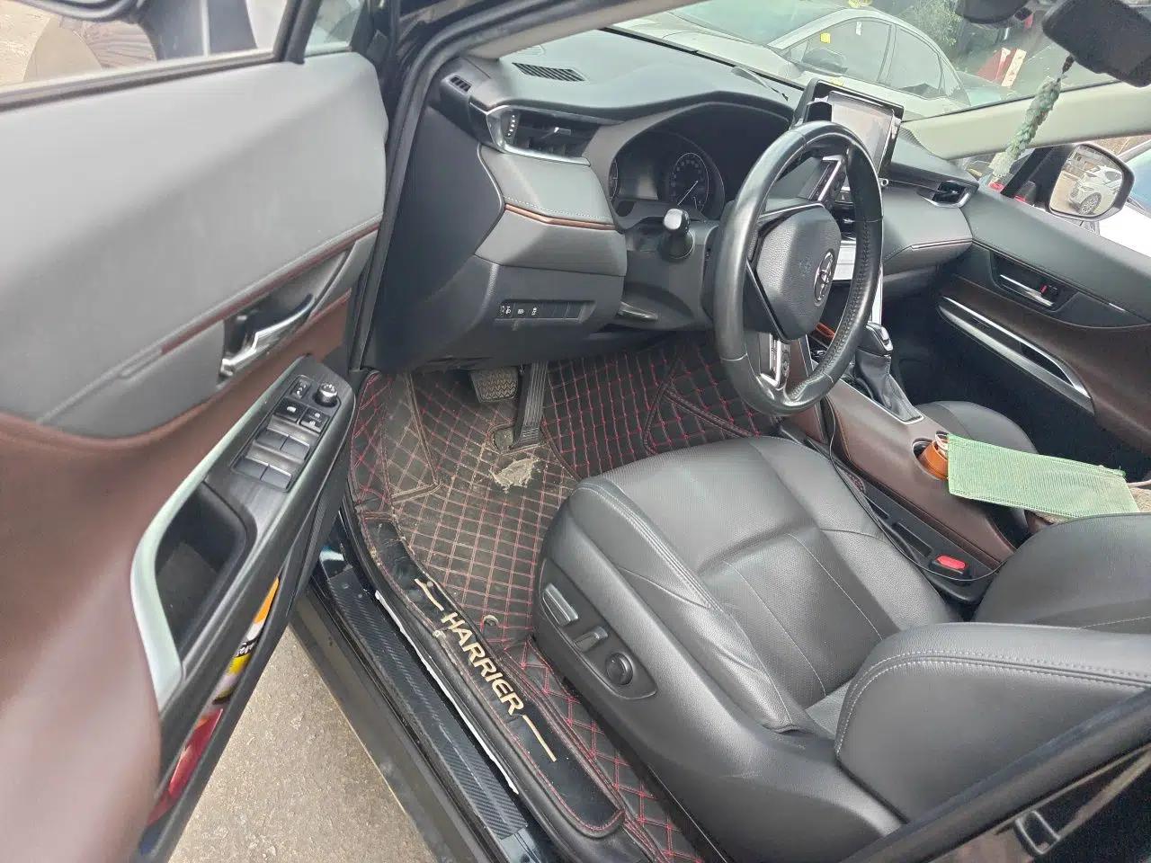Toyota Harrier 2022 2.0L CVT Two-Wheel Drive Luxury Edition — миниатюра 17