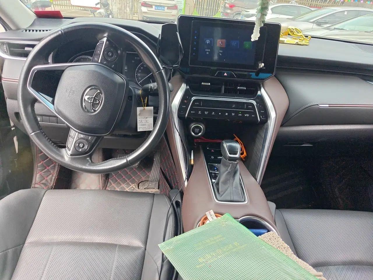 Toyota Harrier 2022 2.0L CVT Two-Wheel Drive Luxury Edition — миниатюра 10