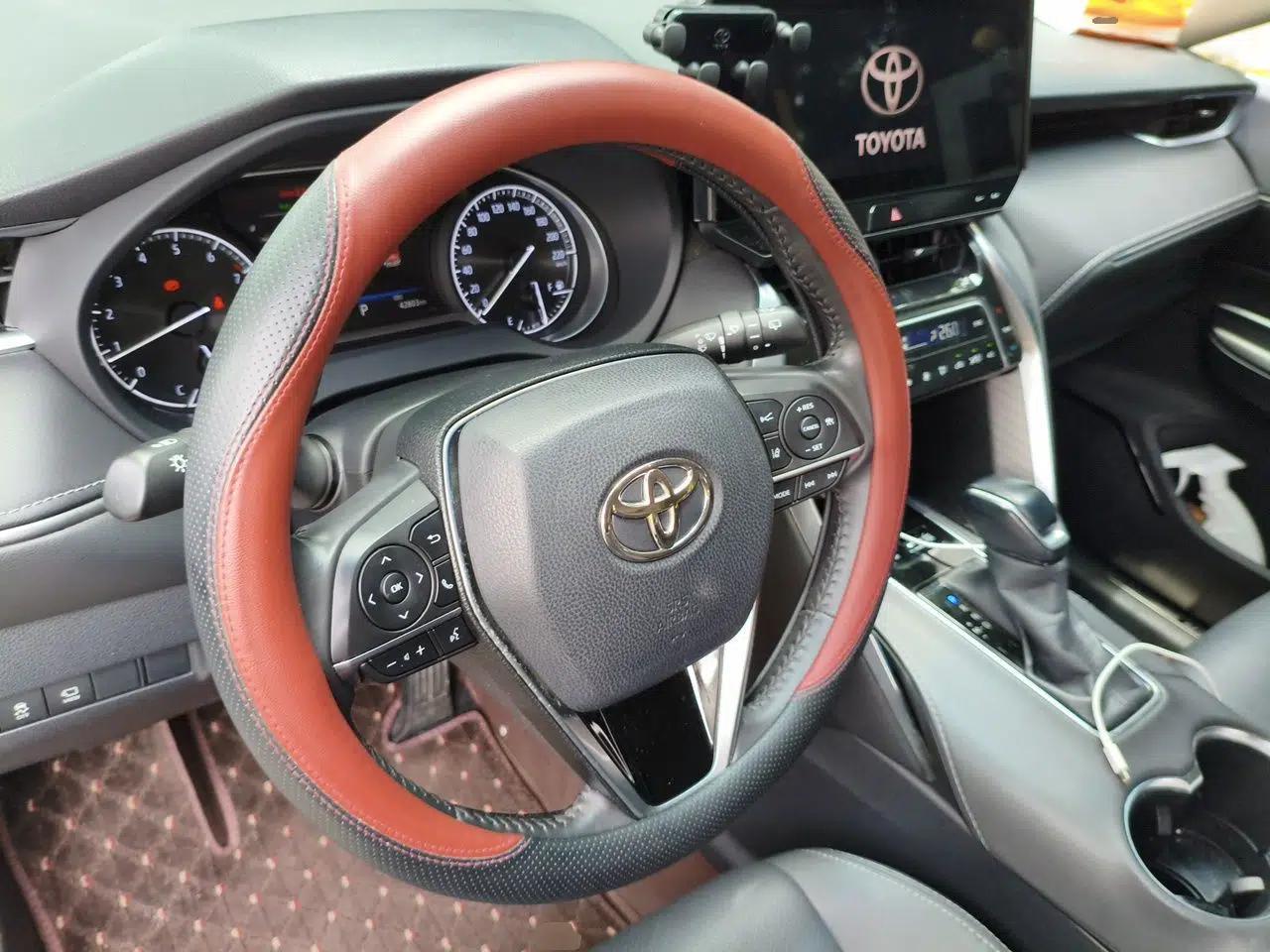 Toyota Harrier 2022 2.0L CVT Two-Wheel Drive Deluxe Edition — миниатюра 11
