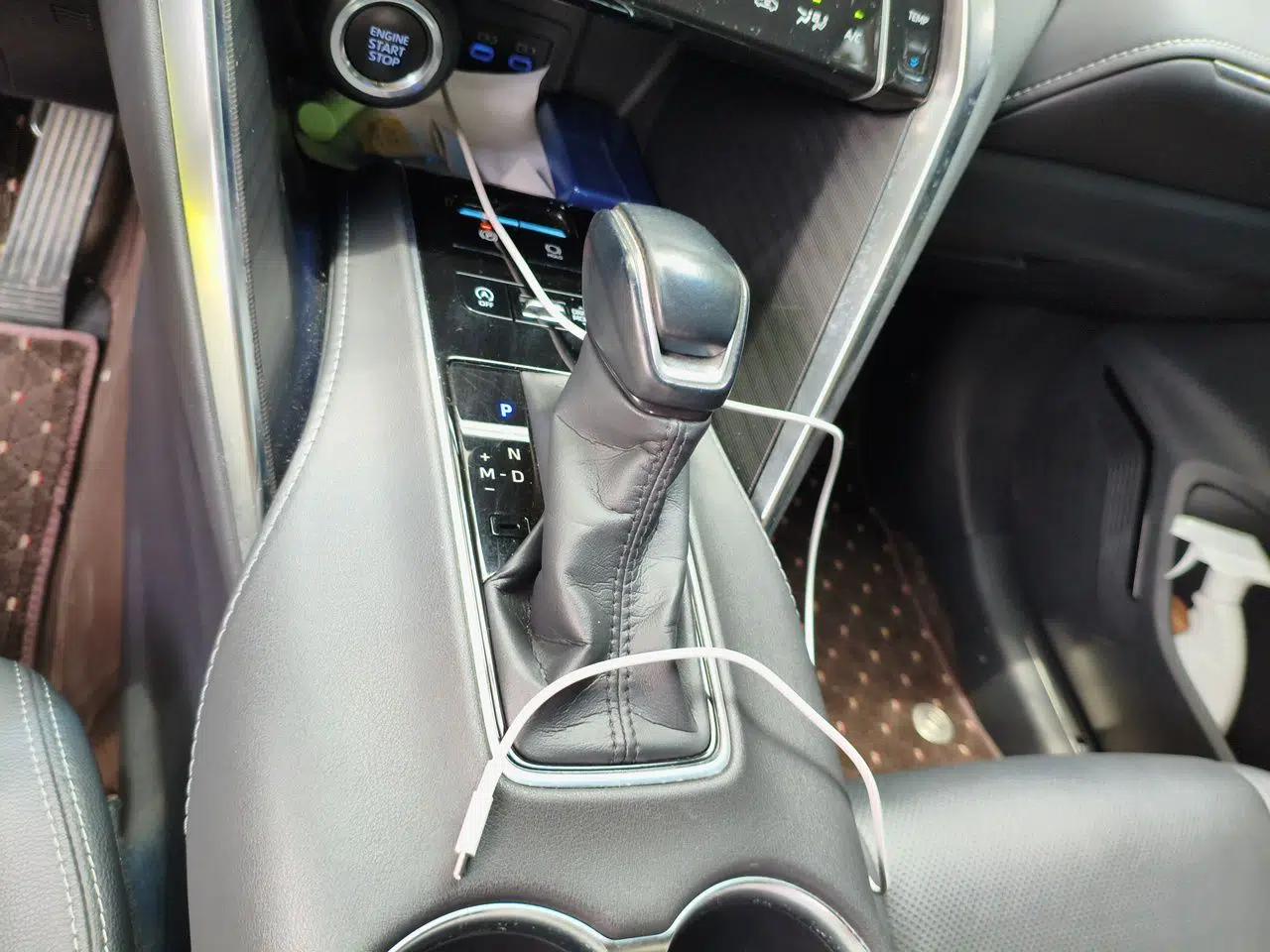 Toyota Harrier 2022 2.0L CVT Two-Wheel Drive Deluxe Edition — миниатюра 15