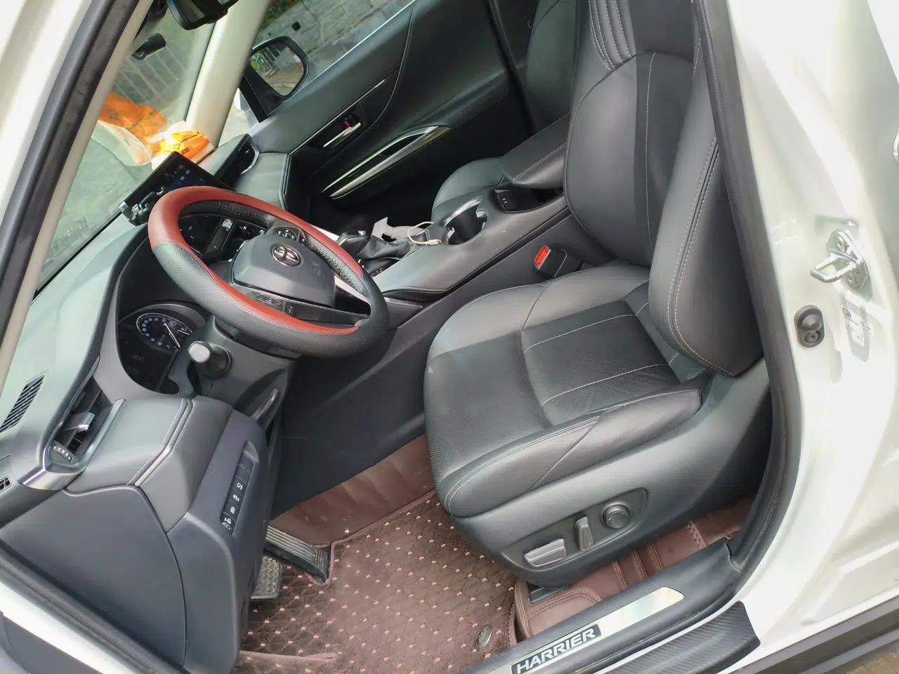 Toyota Harrier 2022 2.0L CVT Two-Wheel Drive Deluxe Edition — миниатюра 16