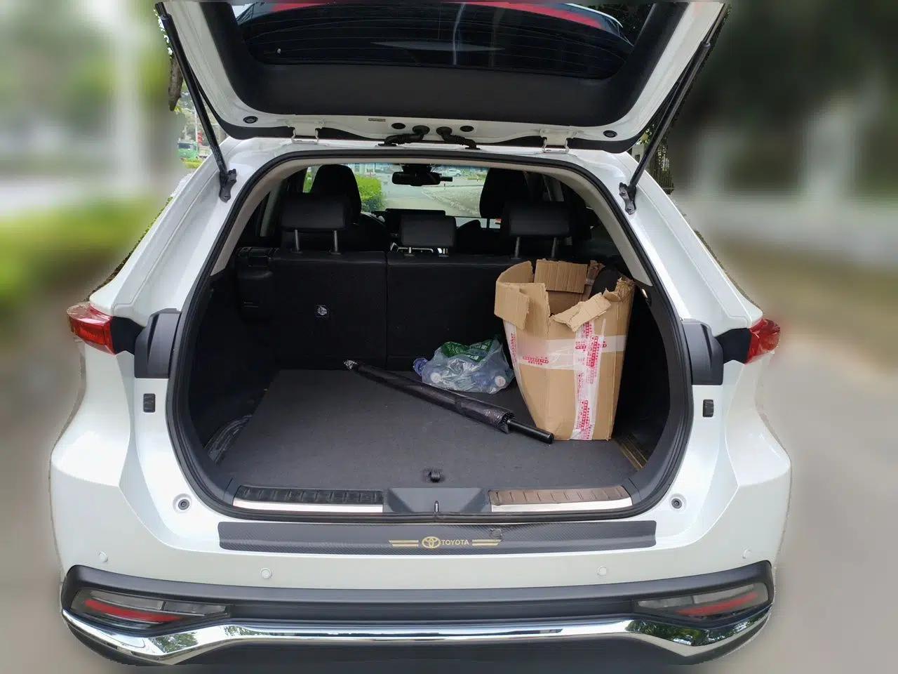 Toyota Harrier 2022 2.0L CVT Two-Wheel Drive Deluxe Edition — миниатюра 20