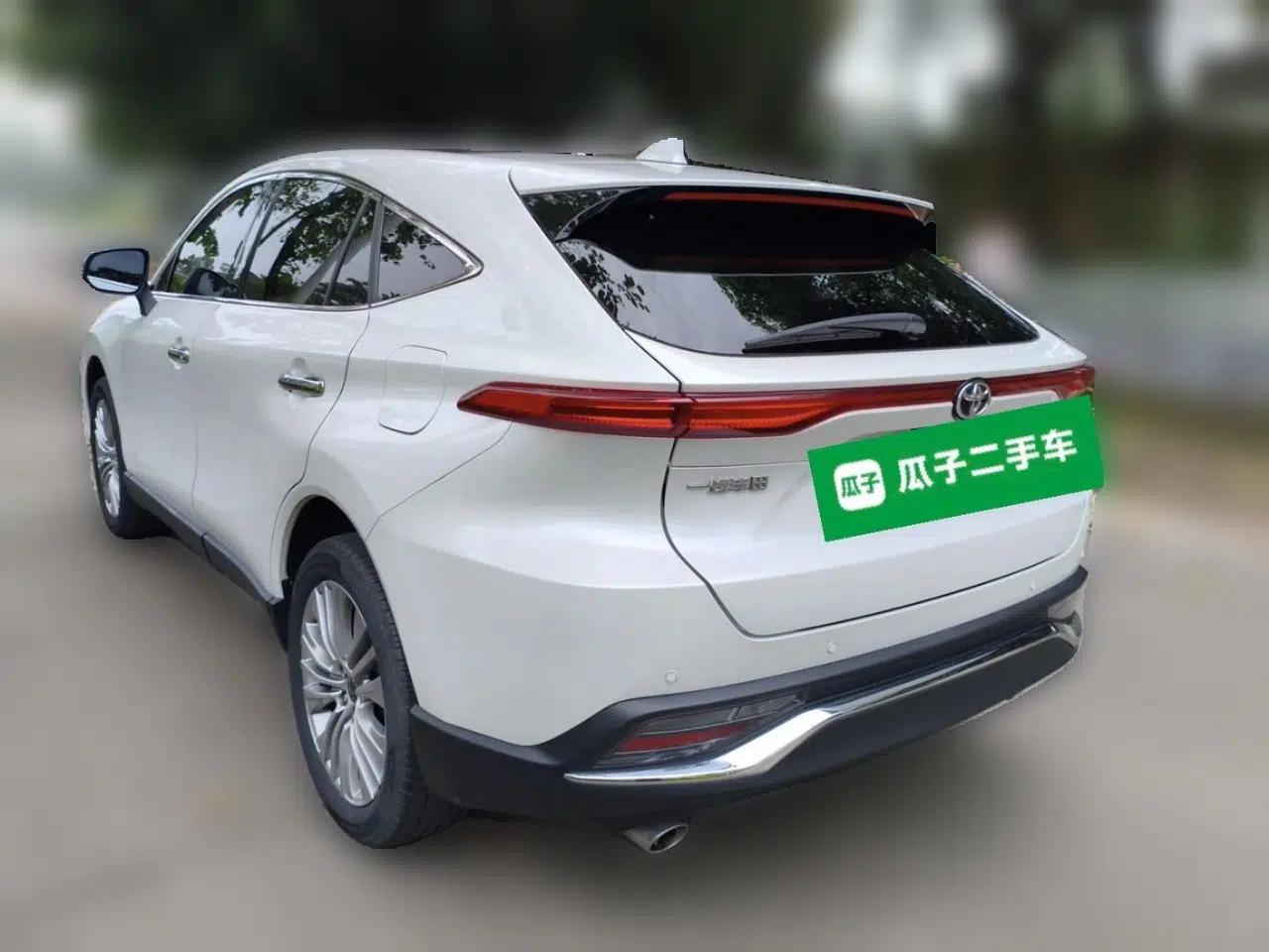 Toyota Harrier 2022 2.0L CVT Two-Wheel Drive Deluxe Edition — миниатюра 4