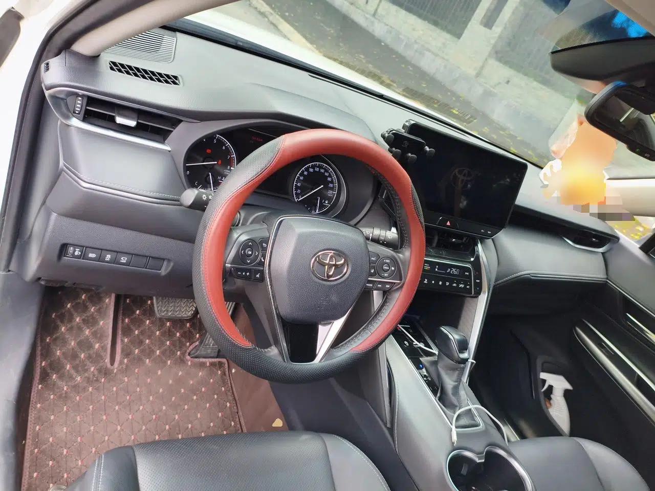 Toyota Harrier 2022 2.0L CVT Two-Wheel Drive Deluxe Edition — миниатюра 10
