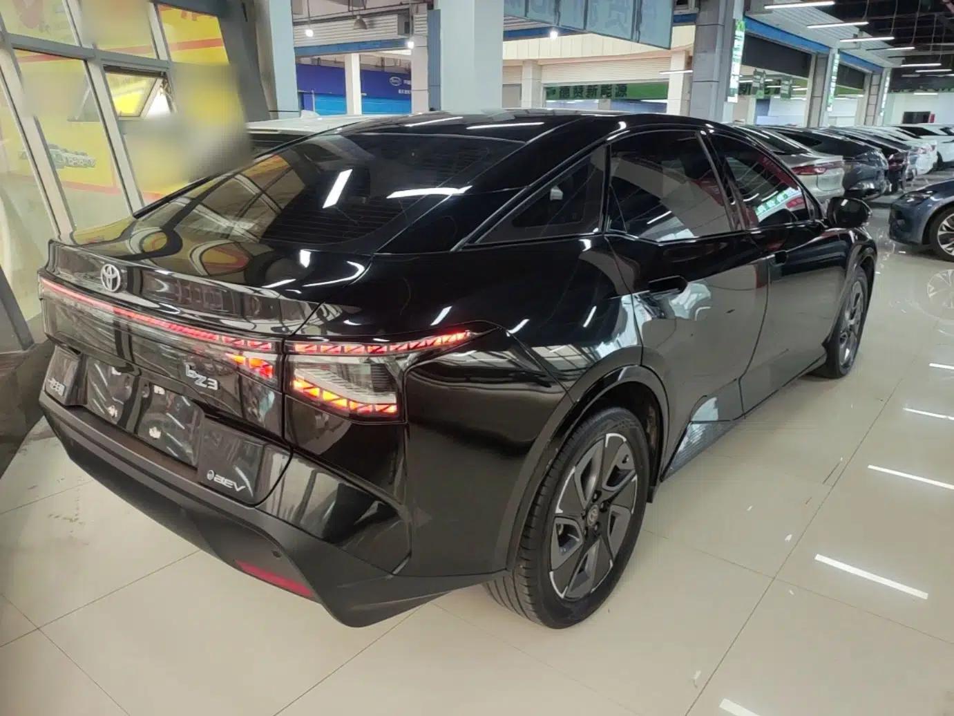 Toyota bZ3 2023 517 km Elite PRO — миниатюра 6