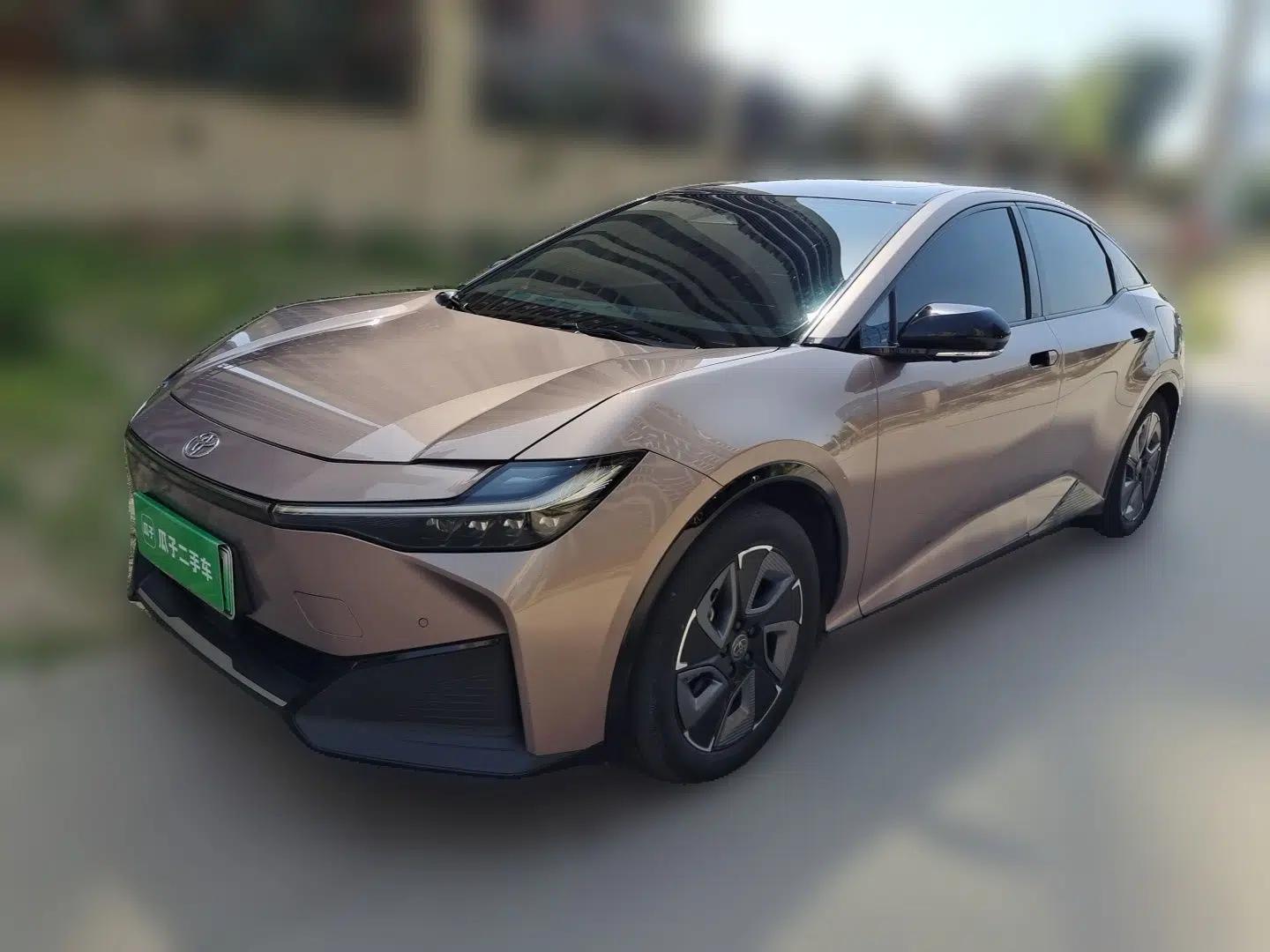 Toyota bZ3 2023 616 km Long-Range Premium — миниатюра 1