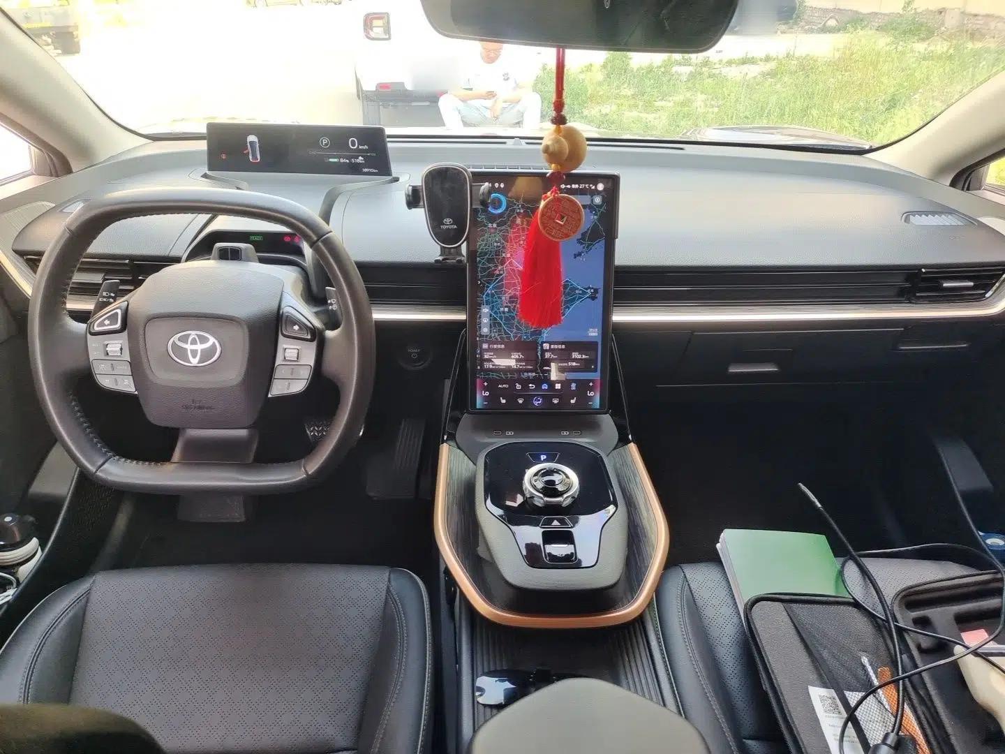 Toyota bZ3 2023 616 km Long-Range Premium — миниатюра 10