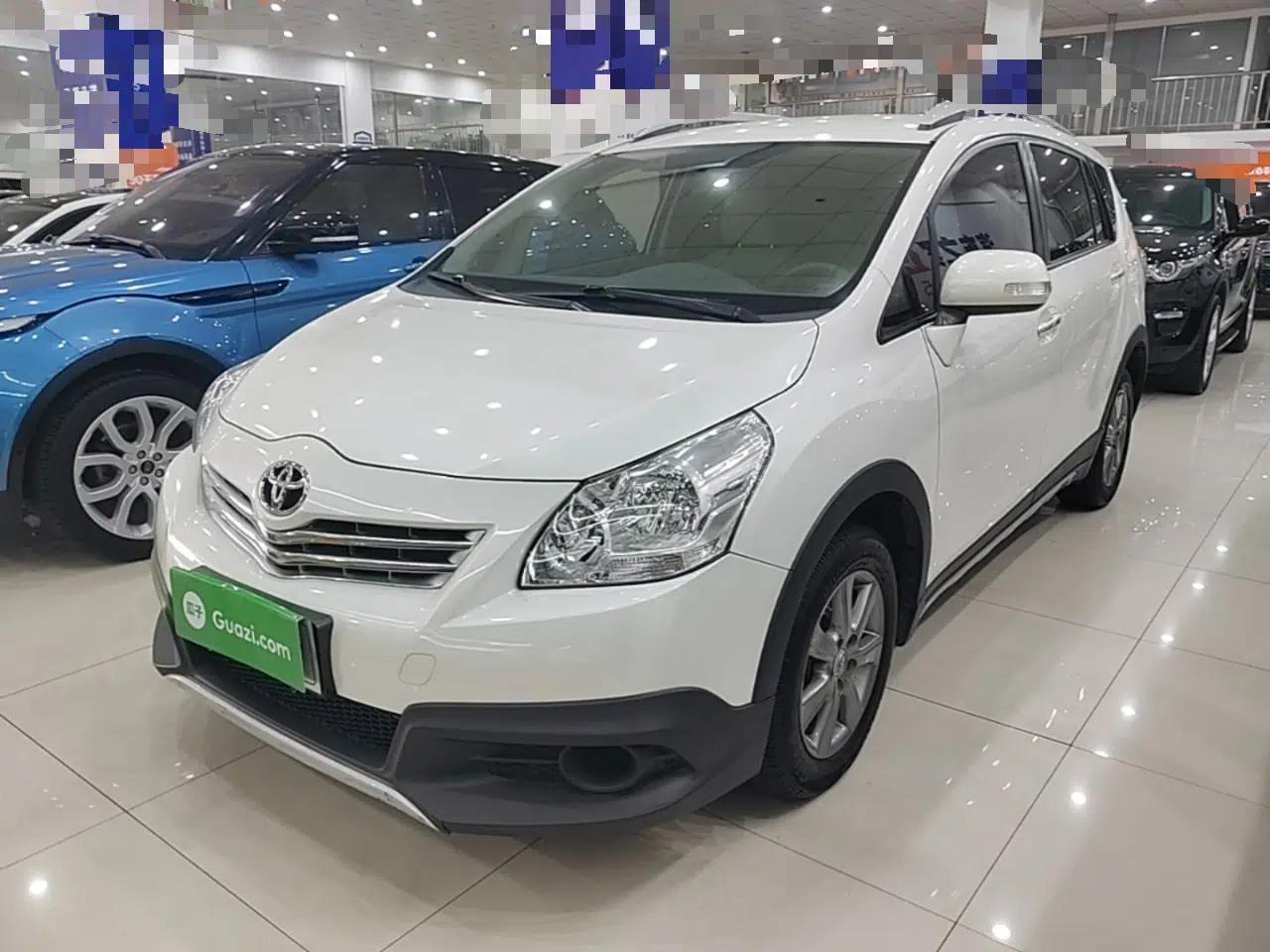 Toyota Verso 2015 180E CVT Crossover Edition — миниатюра 1