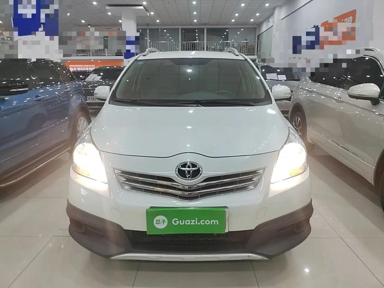 Toyota Verso 2015 180E CVT Crossover Edition — миниатюра 2