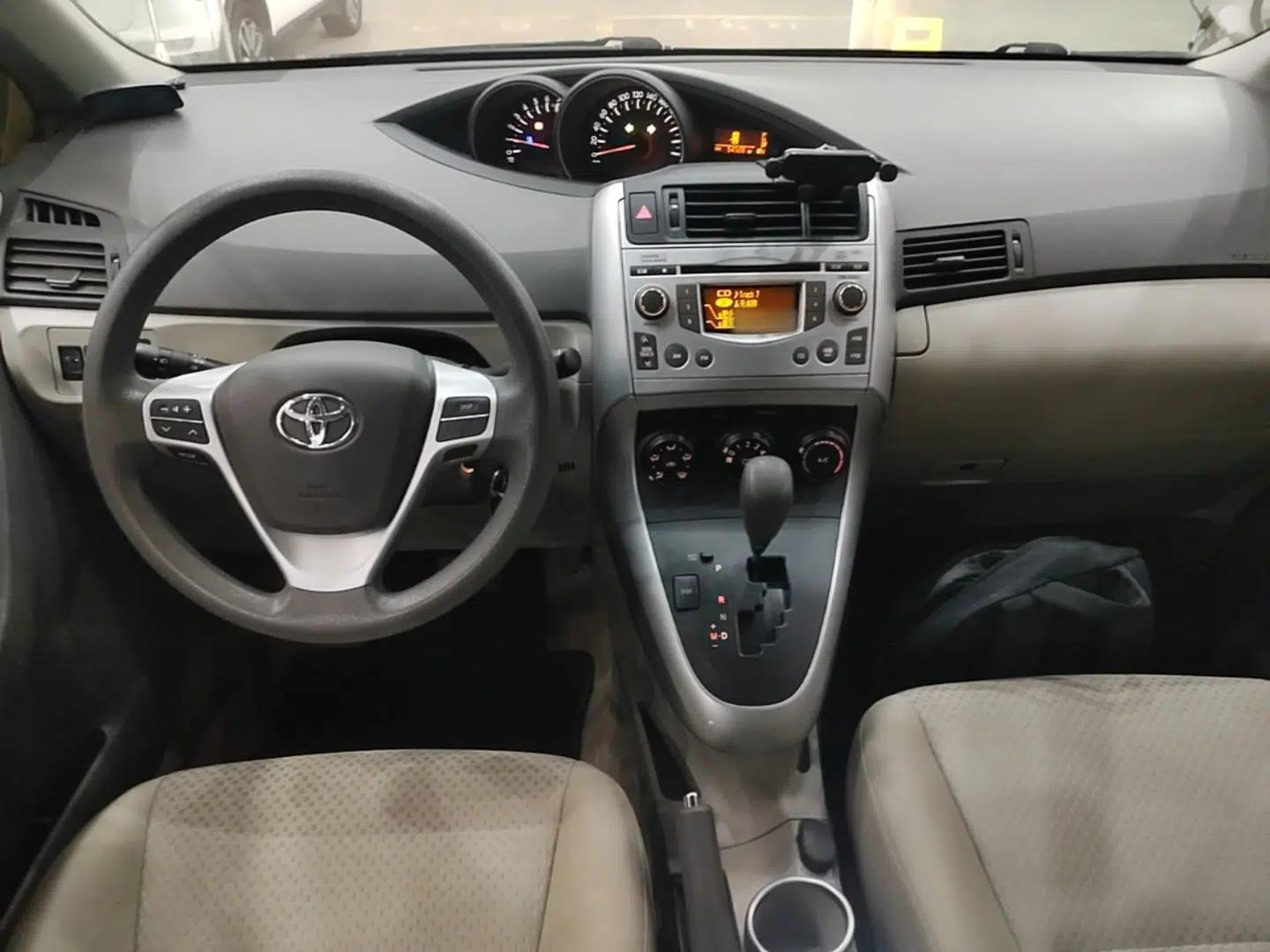 Toyota Verso 2015 180E CVT Crossover Edition — миниатюра 12