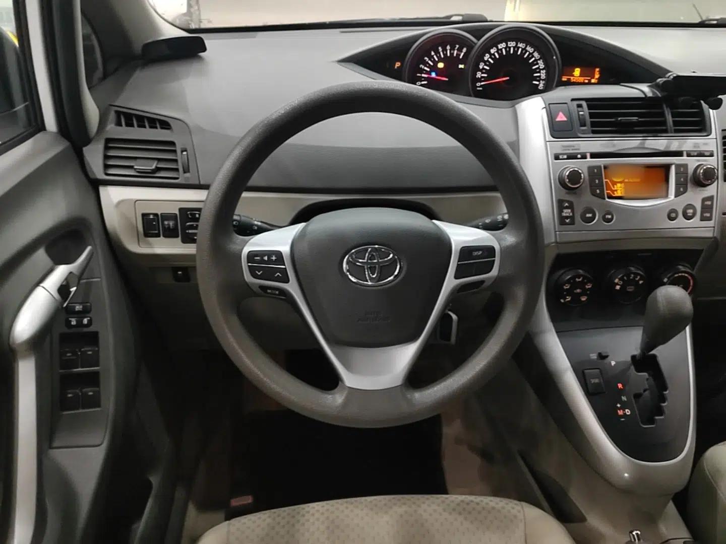 Toyota Verso 2015 180E CVT Crossover Edition — миниатюра 13