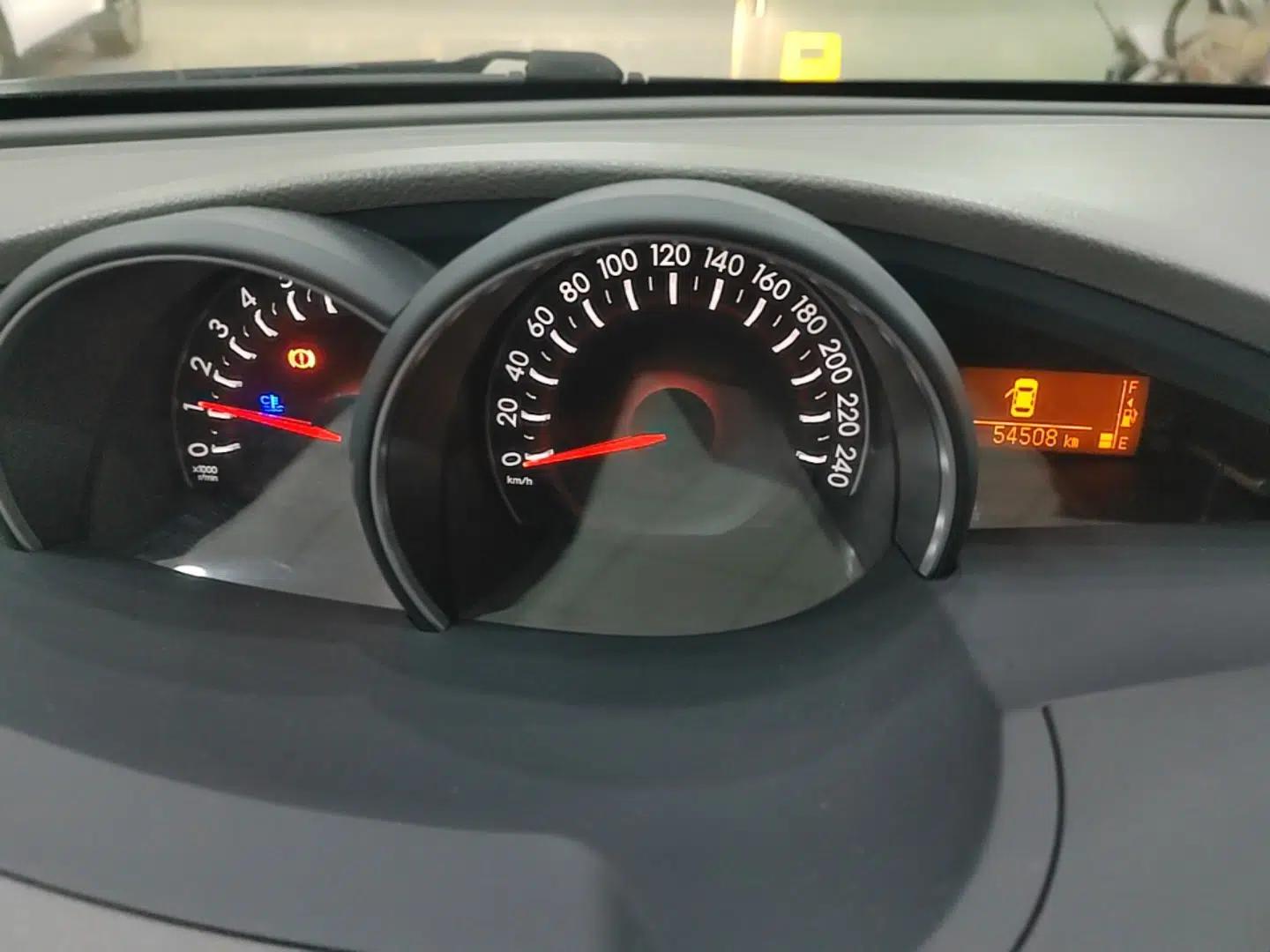 Toyota Verso 2015 180E CVT Crossover Edition — миниатюра 14
