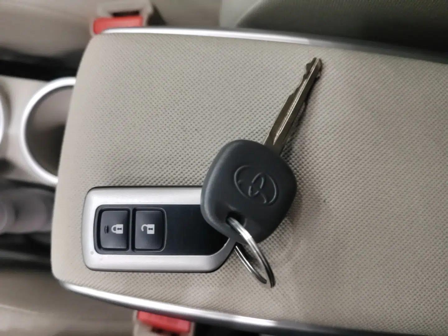 Toyota Verso 2015 180E CVT Crossover Edition — миниатюра 22