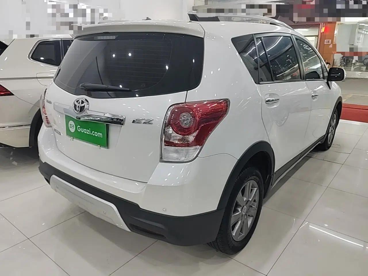 Toyota Verso 2015 180E CVT Crossover Edition — миниатюра 4