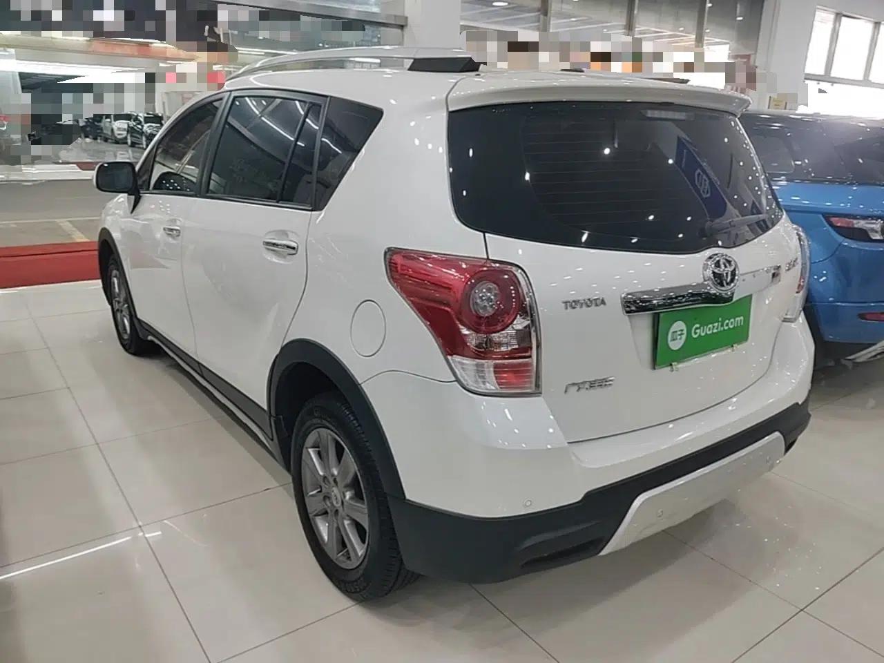 Toyota Verso 2015 180E CVT Crossover Edition — миниатюра 7