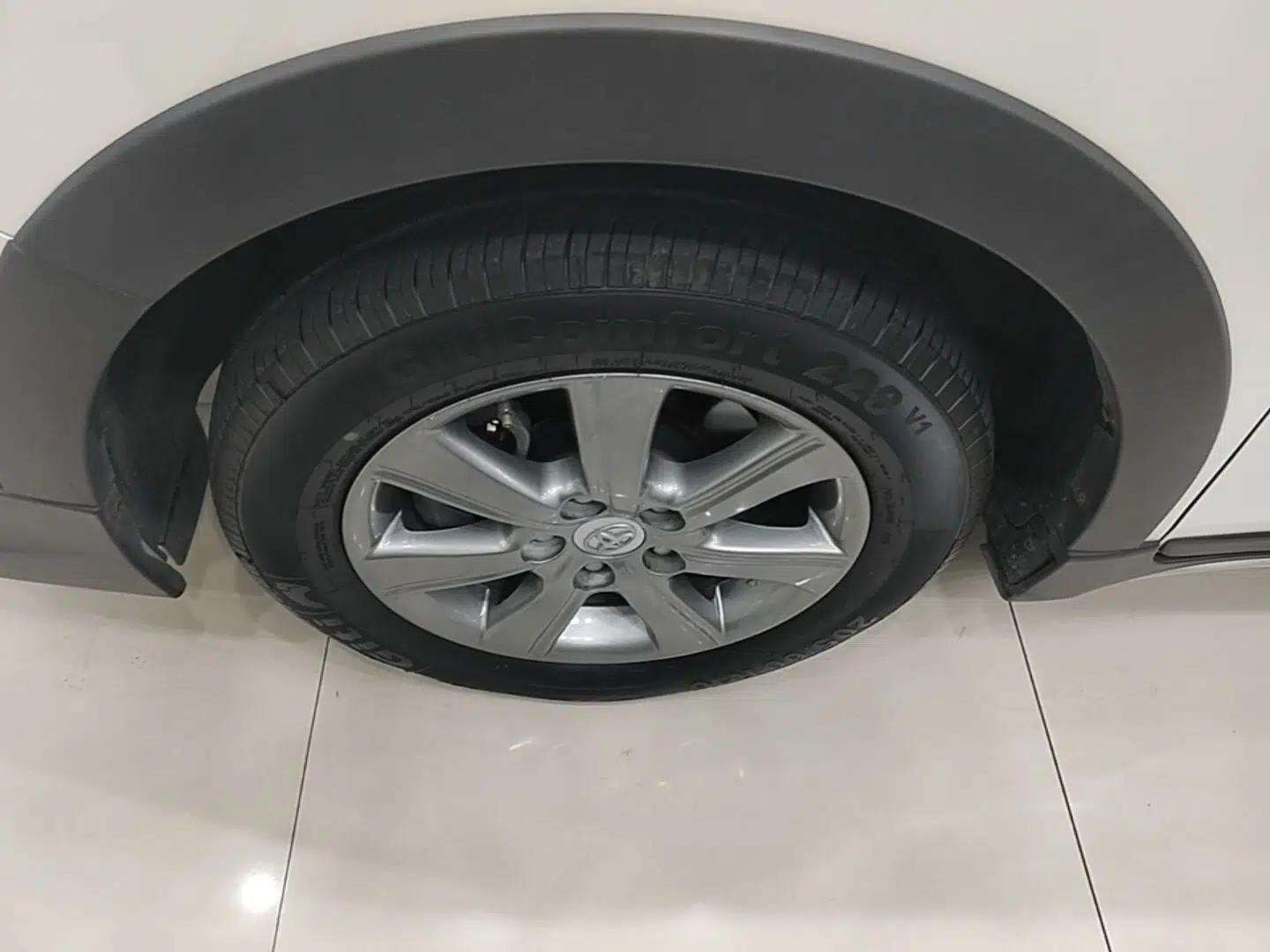 Toyota Verso 2015 180E CVT Crossover Edition — миниатюра 9
