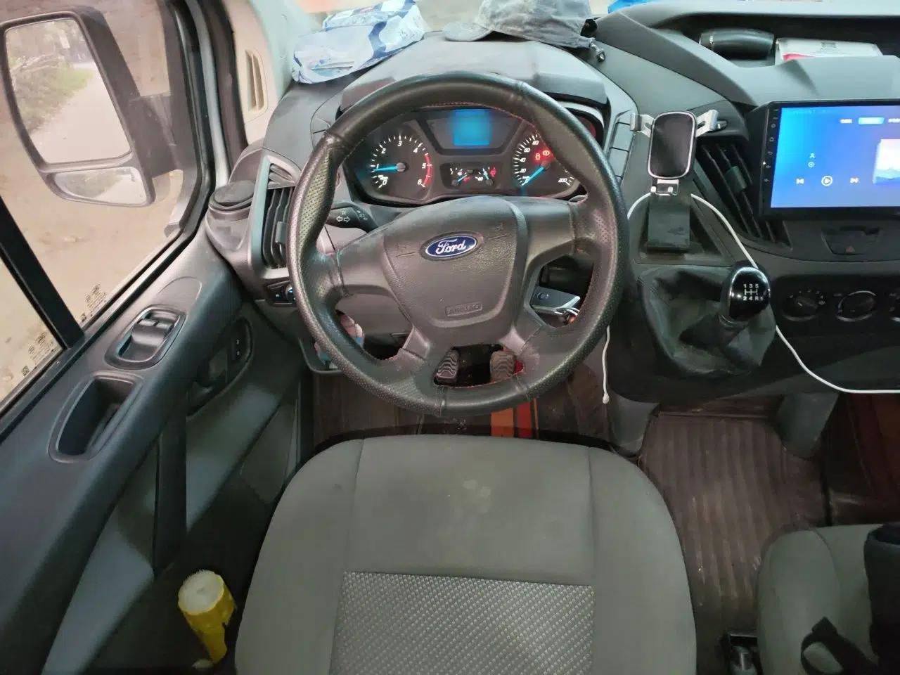 Ford Transit 2017 2.0T Diesel Multi-Purpose Commercial Vehicle Short Wheelbase Low Roof China V Standard — миниатюра 11